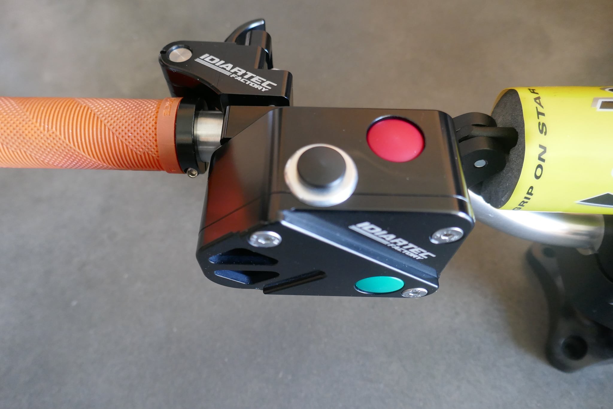 COMMODO+ GÂCHETTE GAUCHE VXR