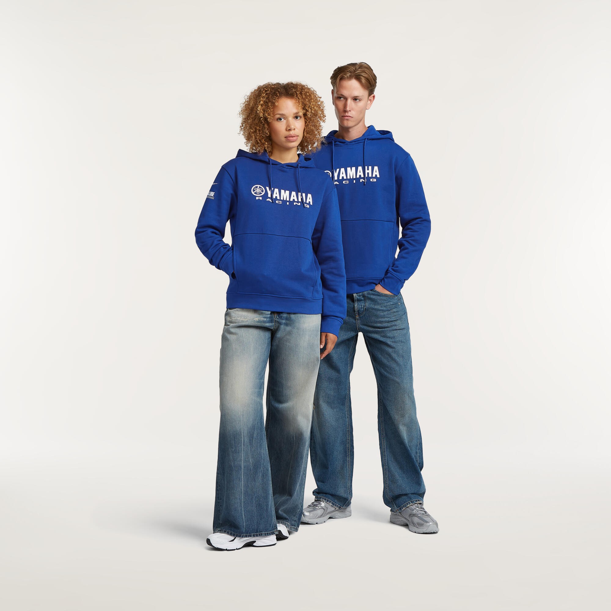 SWEAT À CAPUCHE UNISEXE...