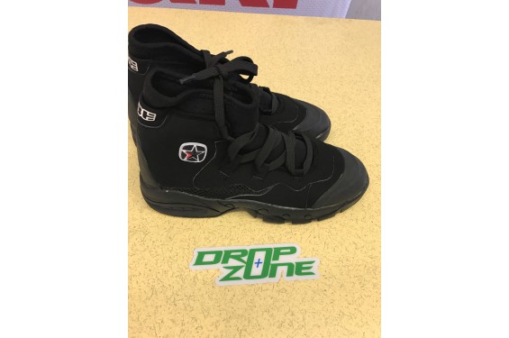 chaussures boots noires de jet-ski en neoprene