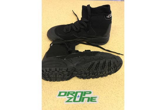 chaussures boots noires de jet-ski en neoprene