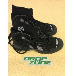 chaussures boots noires de jet-ski en neoprene
