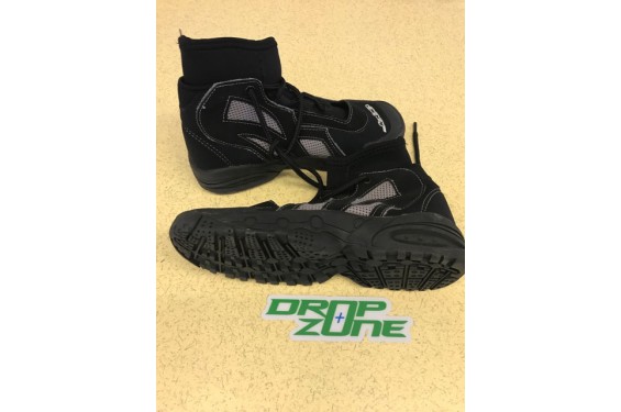 chaussures boots noires de jet-ski en neoprene