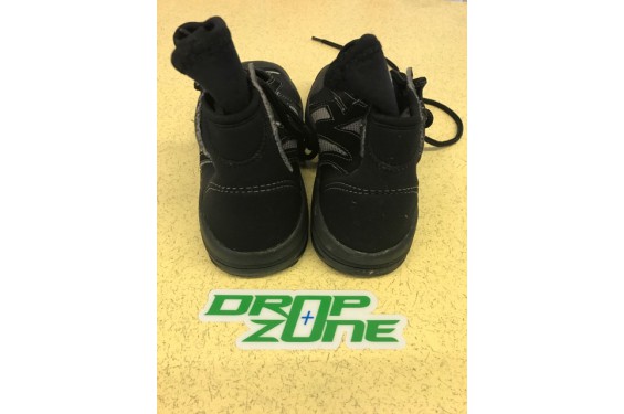 chaussures boots noires de jet-ski en neoprene