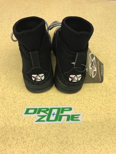 chaussures noires jet-ski en neoprene